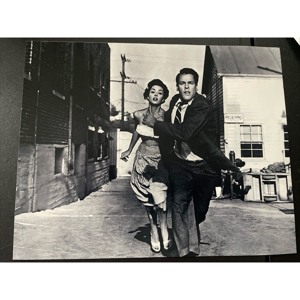 Kevin McCarthy Dana Wynter Photo 8x10‎ Invasion Of The Body Snatchers 1956 Film